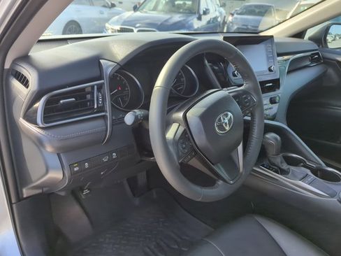 Used 2024 Toyota Camry SE image 10