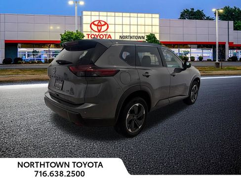 Used 2024 Nissan Rogue SV AWD/4WD image 10
