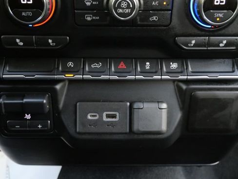 Used 2020 Chevrolet Silverado 1500 LT w/ All-Star Edition AWD/4WD image 24
