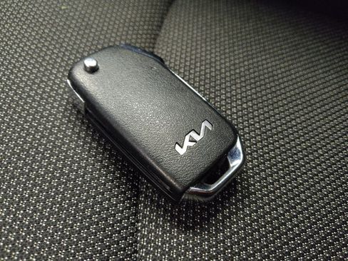 Used 2022 Kia Forte LXS w/ LXS Technology Package image 32