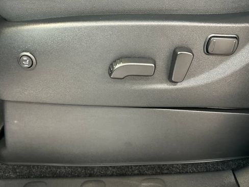 Used 2025 Nissan Frontier SV AWD/4WD image 21
