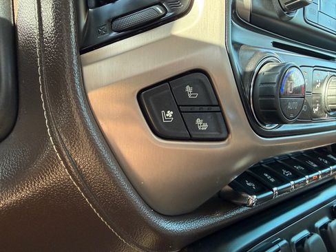 Used 2017 GMC Sierra 2500 Denali w/ Duramax Plus Package AWD/4WD image 31