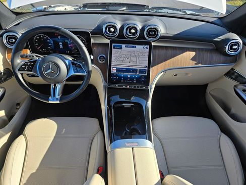 Used 2023 Mercedes-Benz GLC 300 4MATIC image 17