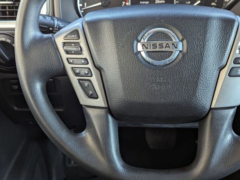 Used 2020 Nissan Titan SV image 20