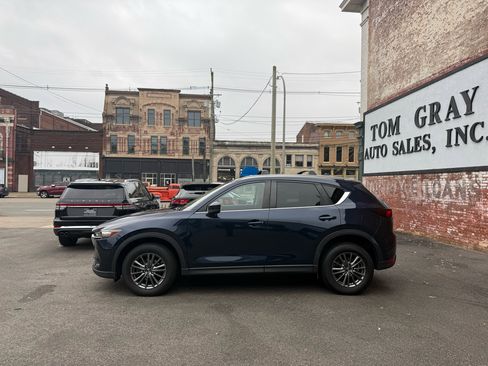 Used 2017 MAZDA CX-5 Touring w/ Preferred Equipment Package image 5