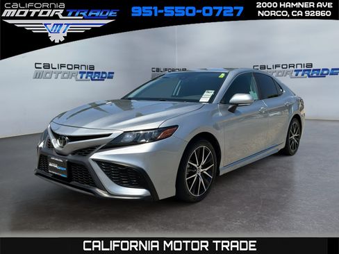 Used 2024 Toyota Camry SE FWD image 1