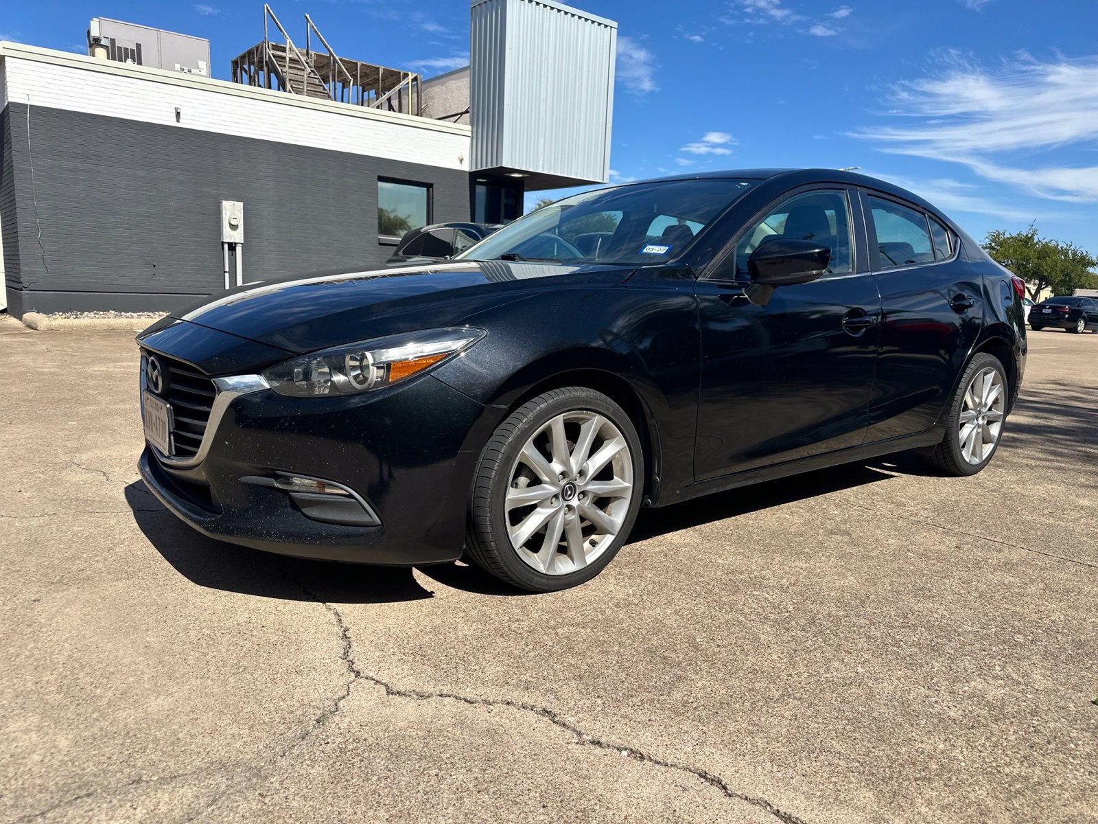 Used 2017 MAZDA MAZDA3 Touring FWD image 2