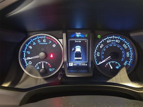 Used 2021 Toyota Tacoma TRD Sport w/ Technology Package image 18