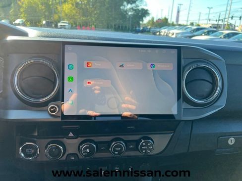 Used 2019 Toyota Tacoma TRD Sport w/ Technology Package AWD/4WD image 11