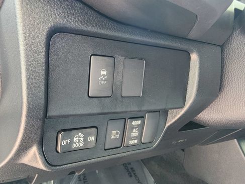 Used 2021 Toyota Tacoma TRD Off-Road w/ Technology Package AWD/4WD image 17