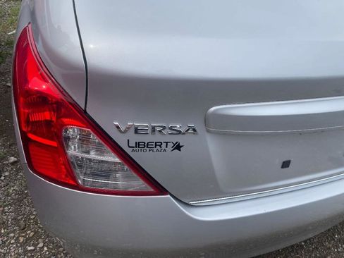 Used 2014 Nissan Versa S FWD image 5