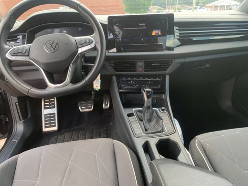 Used 2025 Volkswagen Jetta Sport FWD image 17