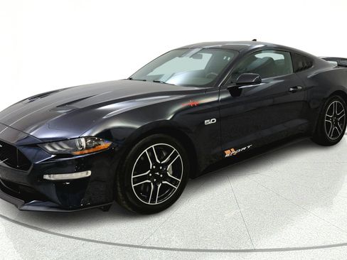 Used 2021 Ford Mustang GT RWD image 3