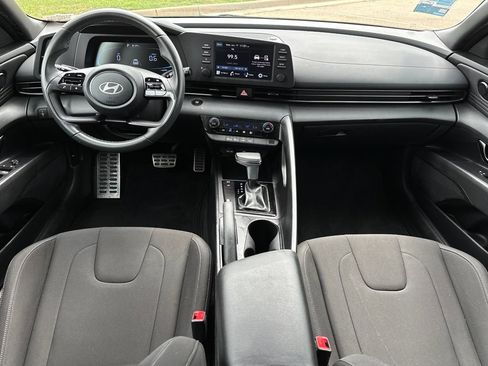 Used 2025 Hyundai Elantra Sport FWD image 8