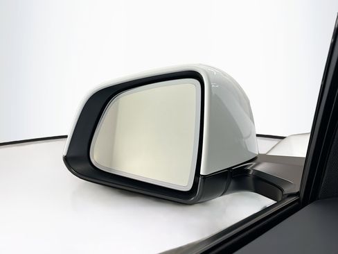 Used 2026 Tesla Model Y Long Range image 16