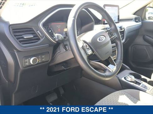 Used 2021 Ford Escape SE FWD image 12