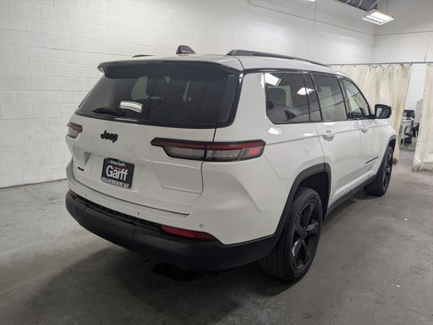 Used 2023 Jeep Grand Cherokee L Laredo AWD/4WD image 7