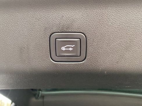 Used 2025 Chevrolet Tahoe Premier image 24