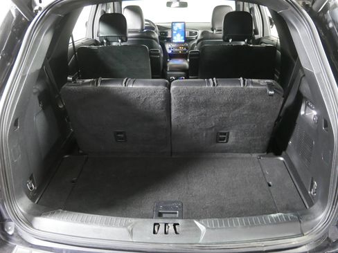 Used 2020 Ford Explorer ST w/ Premium Technology Package image 18