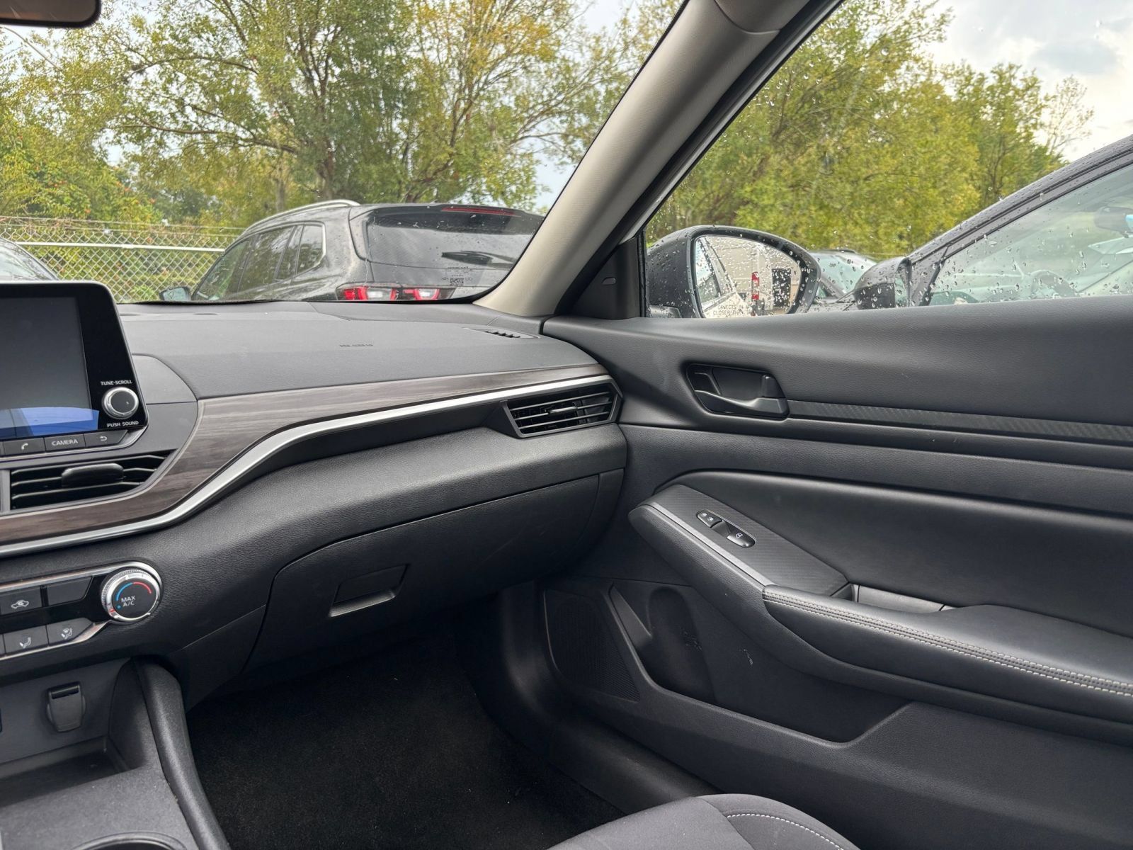 Used 2026 Nissan Altima 2.5 SV FWD image 34