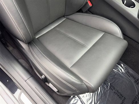 Used 2025 Genesis G70 2.5T image 46