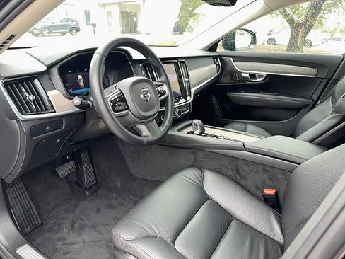 Certified 2023 Volvo V90 B6 Cross Country Plus image 12