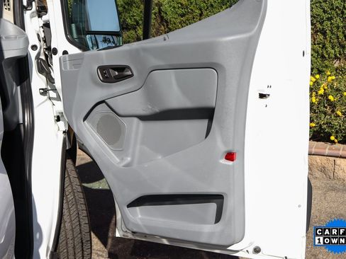 Used 2018 Ford Transit 350 XL image 39