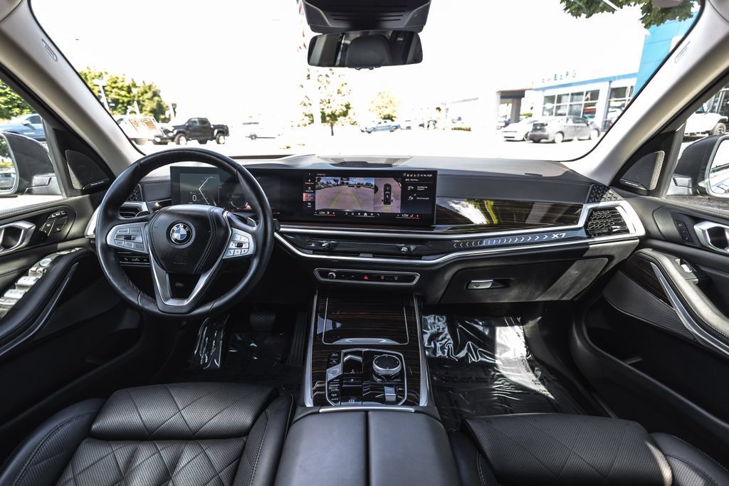Used 2024 BMW X7 xDrive40i AWD/4WD image 22