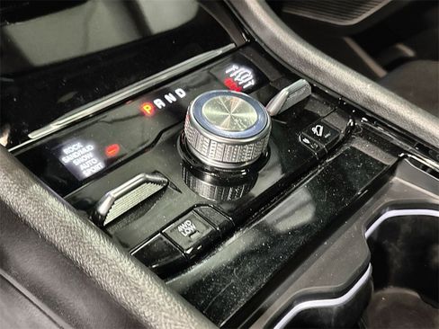 Used 2022 Jeep Grand Cherokee Overland w/ Advanced Protech Group III image 23