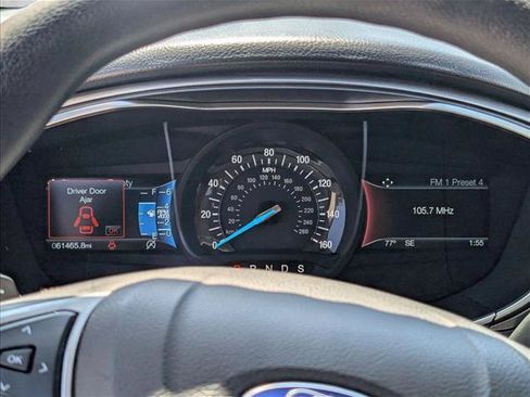 Used 2017 Ford Fusion SE w/ Fusion SE Technology Package FWD image 11