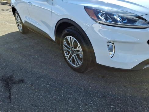 Used 2022 Ford Escape SEL image 5