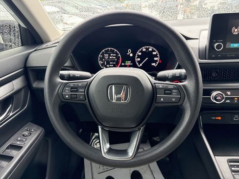 Used 2023 Honda CR-V LX image 10