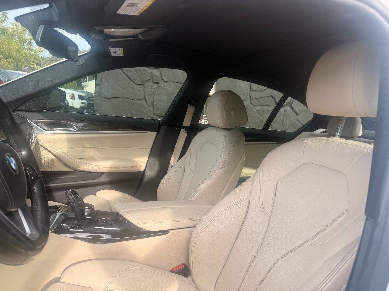 Used 2017 BMW 530i RWD image 13