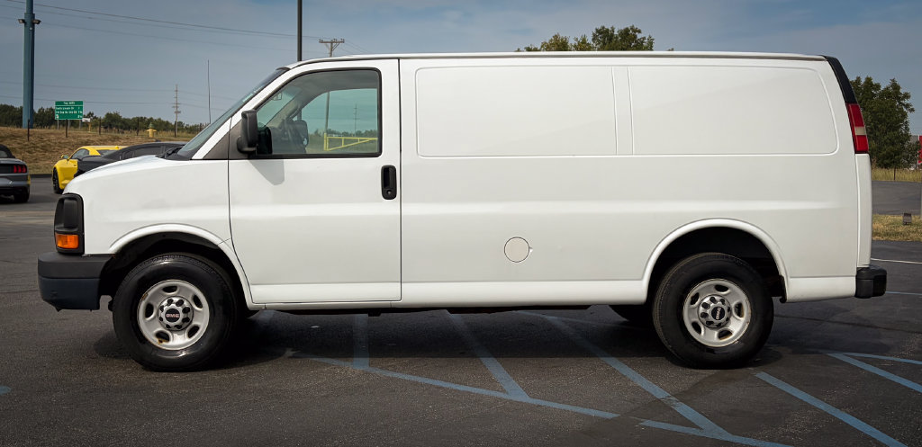 Used 2012 GMC Savana 2500 RWD image 18