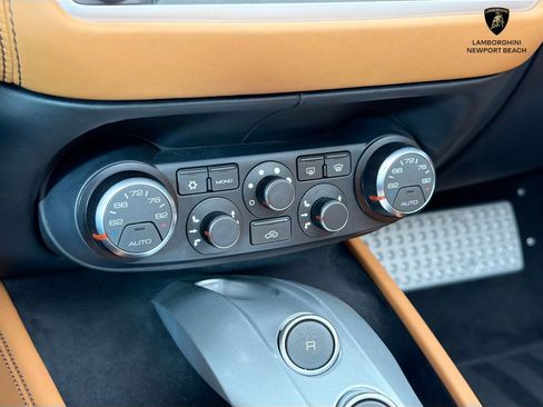 Used 2015 Ferrari California T RWD image 36
