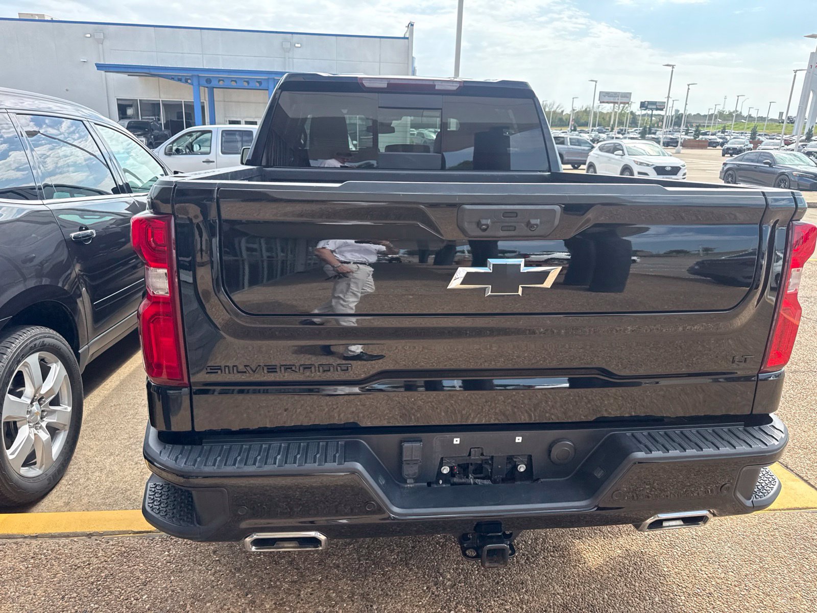 Used 2024 Chevrolet Silverado 1500 LT Trail Boss w/ LT Trail Boss Premium Package AWD/4WD image 12