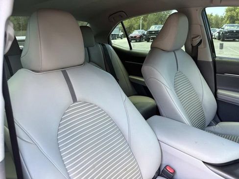 Used 2021 Toyota Camry SE FWD image 16