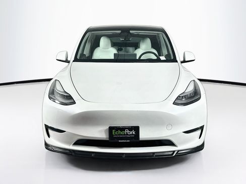 Used 2023 Tesla Model Y Performance AWD/4WD image 2