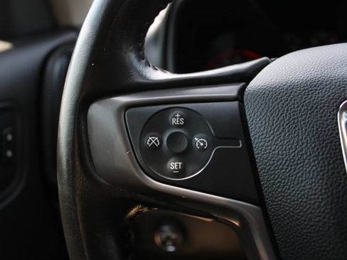 Used 2015 GMC Canyon SLE w/ All-Terrain Package AWD/4WD image 9