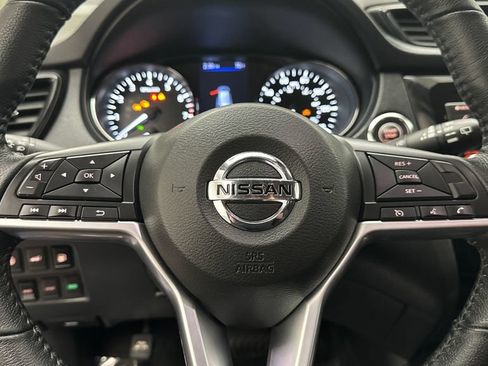 Used 2020 Nissan Rogue SV AWD/4WD image 12