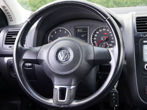 Used 2010 Volkswagen Jetta Limited Edition FWD image 89