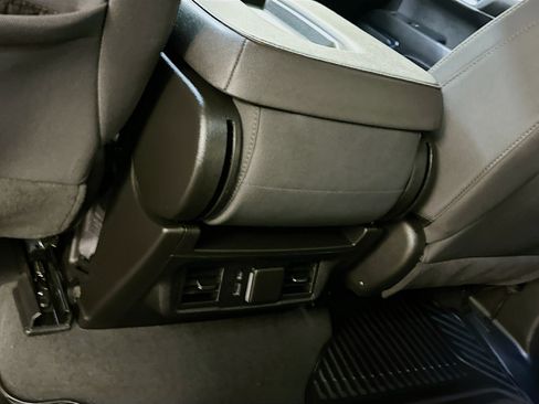 Used 2024 Chevrolet Silverado 1500 LT image 28