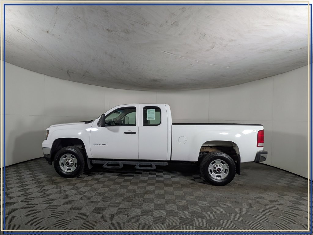 Used 2011 GMC Sierra 2500 W/T w/ Snow Plow Prep Package AWD/4WD image 3