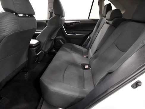 Used 2021 Toyota RAV4 LE AWD/4WD image 15