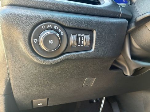 New 2026 Chrysler Pacifica Limited FWD image 25