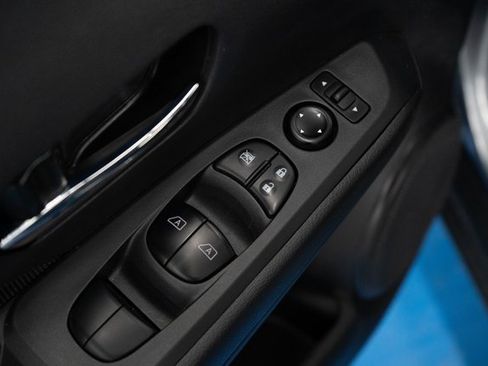 Used 2024 Nissan Kicks SV image 14