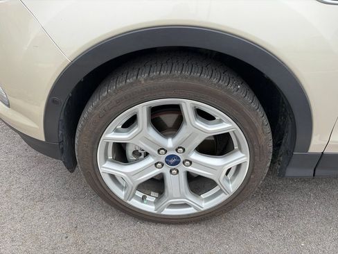 Used 2018 Ford Escape Titanium w/ Ford Safe & Smart Package AWD/4WD image 3
