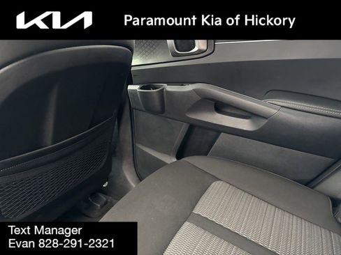 Used 2023 Kia Sorento LX image 19