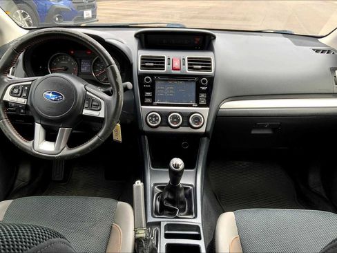 Used 2017 Subaru Crosstrek 2.0i Premium image 12