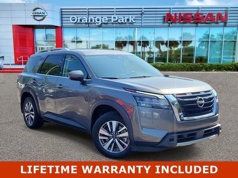 Used 2023 Nissan Pathfinder SL AWD/4WD image 1